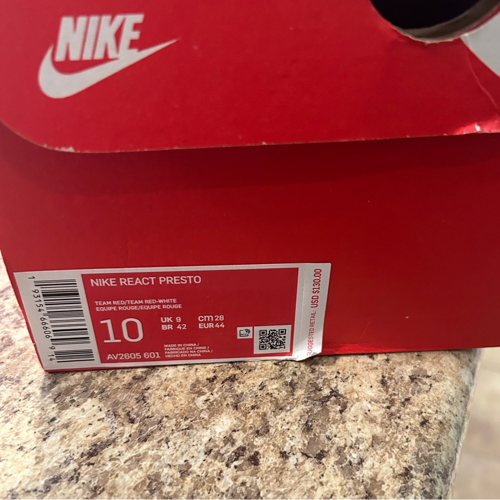 Barely worn Nike presto, in excellent condition! - Picture 2 of 4